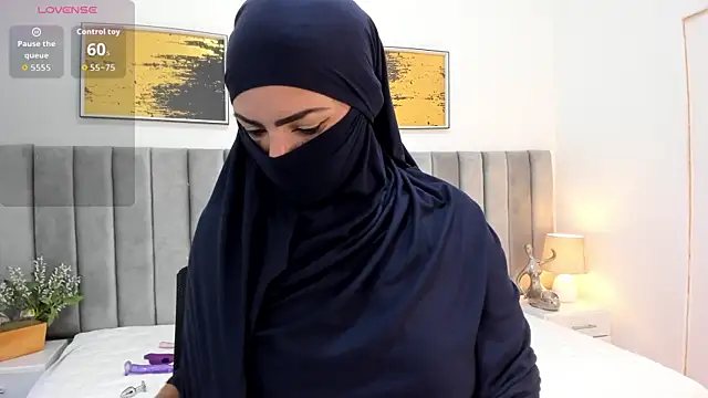  naylaa  online show from November 9, 2025, 3:16 am