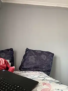 Snapshot of Wildpineapple chatting on November 8, 2025, 1:11 pm Wildpineapple online show from November 8, 2025, 1:11 pm