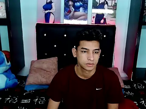 Snapshot of x_Aaron_x chatting on October 10, 2025, 8:24 am x Aaron x online show from October 10, 2025, 8:24 am