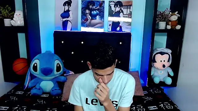 Snapshot of x_Aaron_x chatting on October 11, 2025, 3:28 am x Aaron x online show from October 11, 2025, 3:28 am