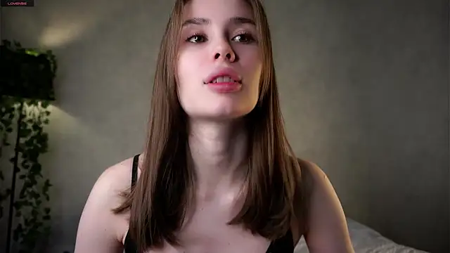 Snapshot of MonetLeitman chatting on May 21, 2026, 1:12 am MonetLeitman online show from May 21, 2026, 1:12 am