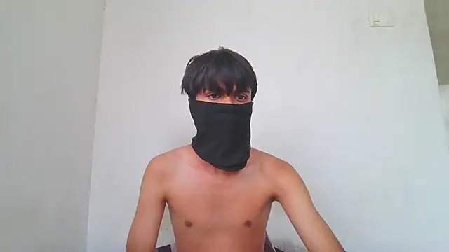 lil-twink19 online show from May 19, 2026, 9:37 am