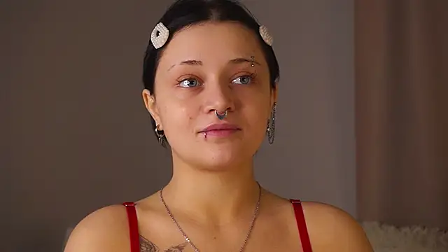 TraciBasco online show from April 22, 2026, 5:54 am