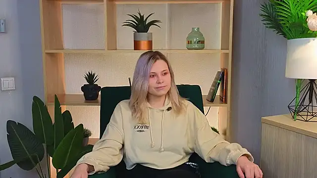 Snapshot of GeorginaPulgarin chatting on October 11, 2025, 12:58 pm GeorginaPulgarin online show from October 11, 2025, 12:58 pm