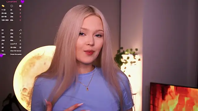 KaryTasch online show from November 30, 2025, 7:07 pm