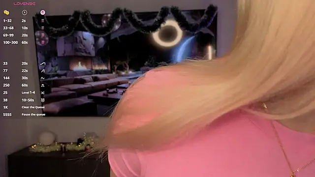 KaryTasch online show from December 3, 2025, 9:35 pm