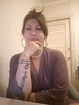 Ambika beauty online show from December 5, 2025, 8:16 pm