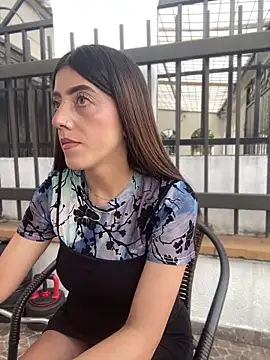 ElectraPink  online show from November 5, 2025, 12:38 pm