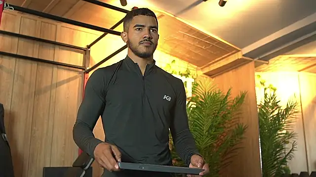 Snapshot of Reik_Vonn chatting on March 30, 2026, 12:17 pm Reik Vonn online show from March 30, 2026, 12:17 pm