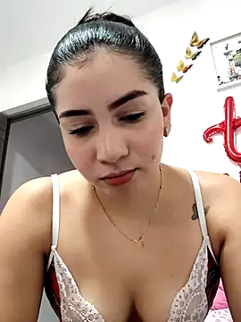 Snapshot of sophia_salazar18 chatting on October 18, 2025, 1:56 pm sophia salazar18 online show from October 18, 2025, 1:56 pm