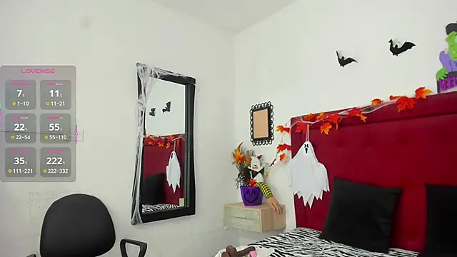 Sassha ferrer online show from October 24, 2025, 9:11 pm