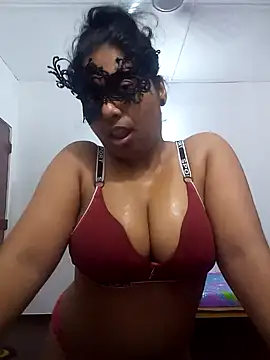Expose Queen online show from April 29, 2026, 5:52 pm