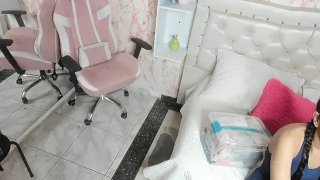 GabbiePrice online show from February 2, 2026, 2:27 pm