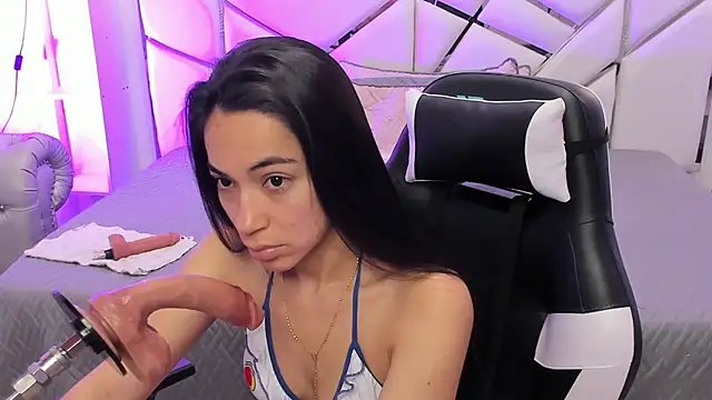 GabbiePrice online show from June 19, 2026, 11:03 am