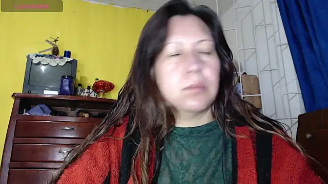 lirioo online show from February 3, 2026, 2:53 am