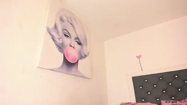 BiancaValentinna online show from December 20, 2025, 1:56 am