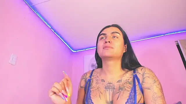 BiancaValentinna online show from February 4, 2026, 7:09 pm