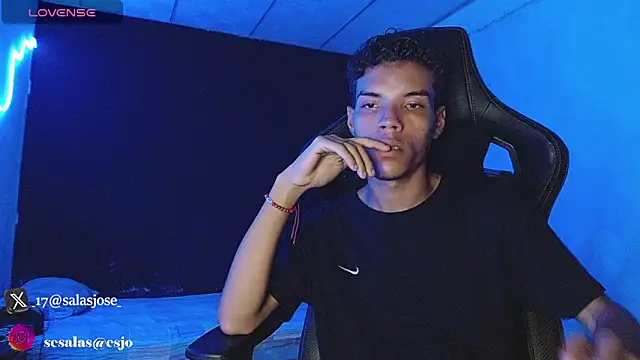 jhojan foxxx  online show from November 28, 2025, 8:33 pm