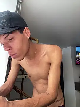 jhojan foxxx  online show from May 12, 2026, 2:47 pm