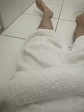 Guilhermekovaliosky online show from December 21, 2025, 4:36 pm