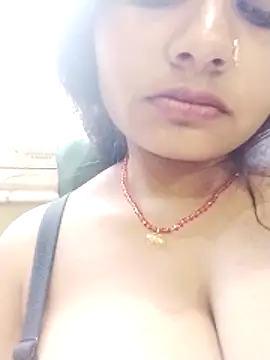 kiara-simmi online show from January 17, 2026, 1:21 am