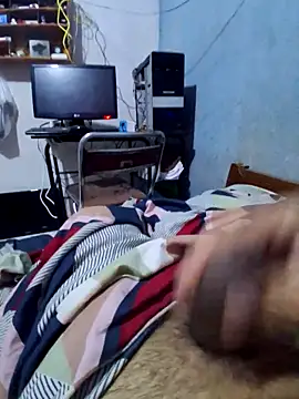 latinooso online show from November 18, 2025, 7:46 am