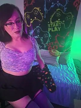 MiniMonroe online show from October 21, 2025, 4:46 am