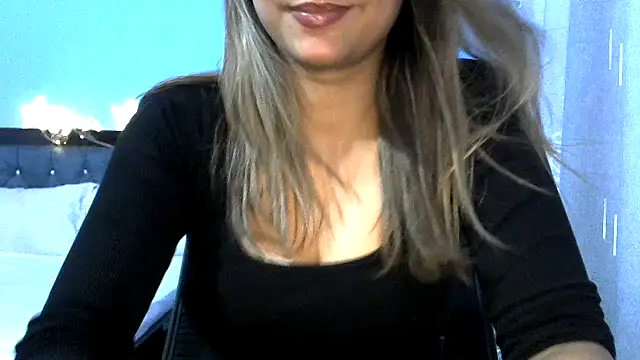 Snapshot of sanskari_girl chatting on April 21, 2026, 3:57 am sanskari girl online show from April 21, 2026, 3:57 am