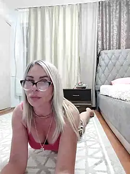 Snapshot of ElenabonyX chatting on June 16, 2026, 7:38 pm ElenabonyX online show from June 16, 2026, 7:38 pm