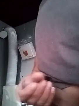 valboy08 online show from February 8, 2026, 10:51 am