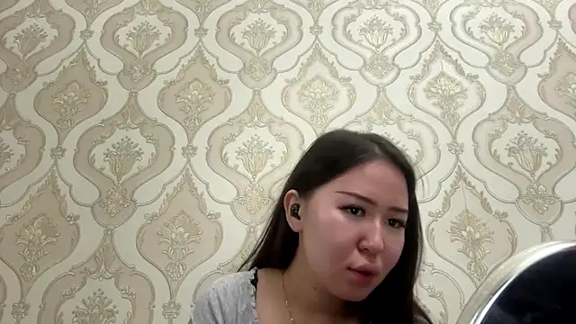 Snapshot of HilmaCisco chatting on October 11, 2025, 12:04 pm HilmaCisco online show from October 11, 2025, 12:04 pm