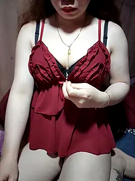 LeanaLy online show from November 17, 2025, 12:55 pm