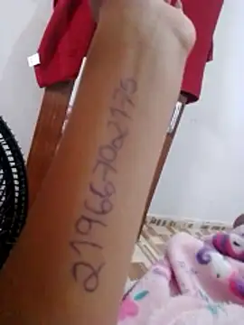 Snapshot of Camilanifeta chatting on January 8, 2026, 2:52 pm Camilanifeta online show from January 8, 2026, 2:52 pm