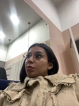 AlyssaRay online show from May 2, 2026, 12:32 pm