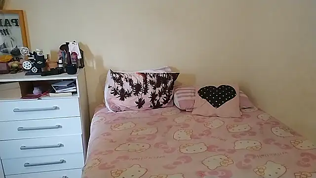 CllarinhaCortes online show from February 20, 2026, 3:23 pm