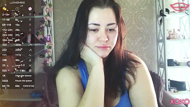 kiksee  online show from March 16, 2026, 9:35 am