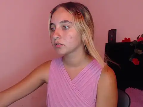 Snapshot of mandyy_petite chatting on October 14, 2025, 8:09 pm mandyy petite online show from October 14, 2025, 8:09 pm