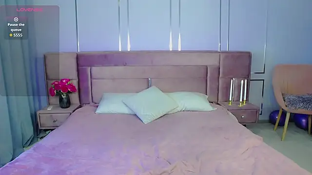 EvaBilss online show from March 24, 2026, 8:03 pm