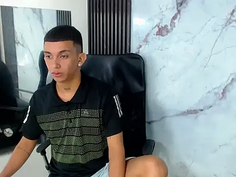 Brandonhott online show from October 12, 2025, 3:38 am