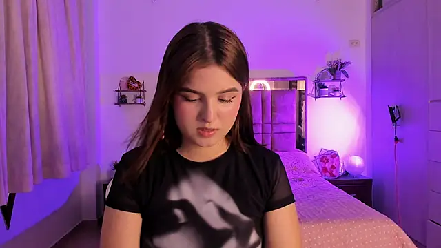 Snapshot of MIACUTEE_ chatting on January 5, 2026, 9:07 pm MIACUTEE online show from January 5, 2026, 9:07 pm