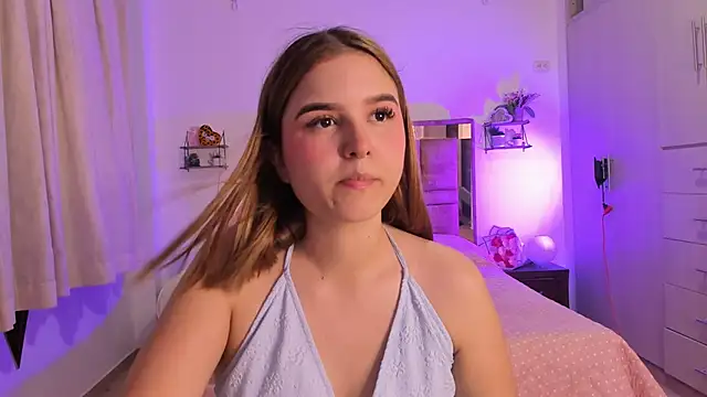 Snapshot of MIACUTEE_ chatting on February 11, 2026, 11:10 pm MIACUTEE online show from February 11, 2026, 11:10 pm