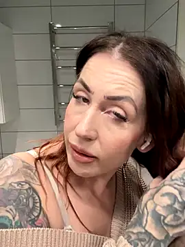 Snapshot of Lindsey_feet chatting on October 28, 2025, 12:30 pm Lindsey feet online show from October 28, 2025, 12:30 pm