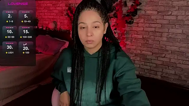 Aisha Goldstein online show from November 11, 2025, 6:02 am