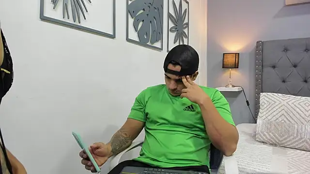 violeta and maxx online show from December 1, 2025, 11:54 pm