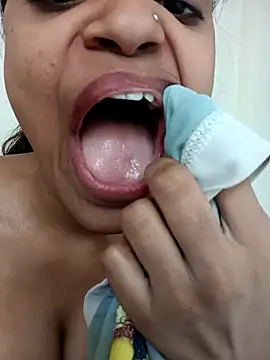 Zoya-Baby1 online show from November 9, 2025, 6:33 am