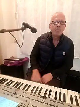 rroku online show from October 23, 2025, 8:18 pm