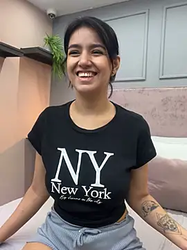 1evelinewood online show from February 27, 2025, 2:54 pm