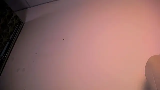 Snapshot of EllyColins chatting on April 19, 2026, 3:06 am EllyColins online show from April 19, 2026, 3:06 am
