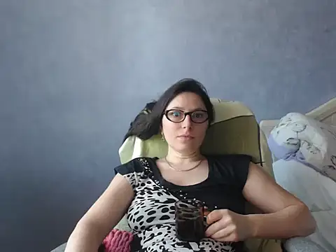 LuckyLisa23 online show from June 14, 2026, 9:44 am