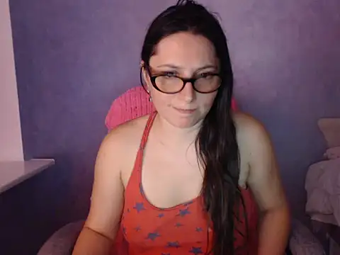 LuckyLisa23 online show from July 16, 2026, 9:43 pm
